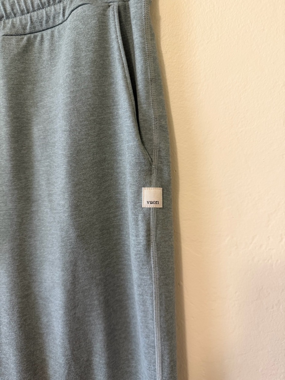 Vuori Women's performance Joggers in Slate Teal with Contrast Drawstring size m - Picture 3 of 6